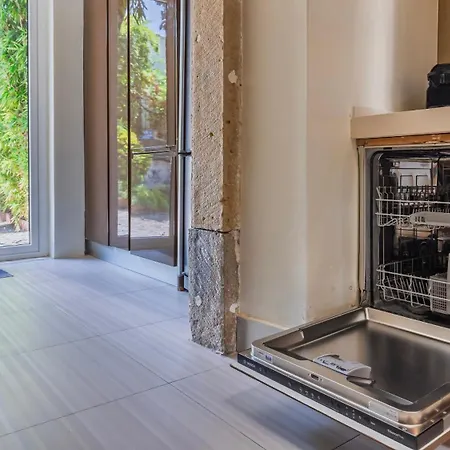 בית נופש Garden Mansion In Historic Center By Lovelystay