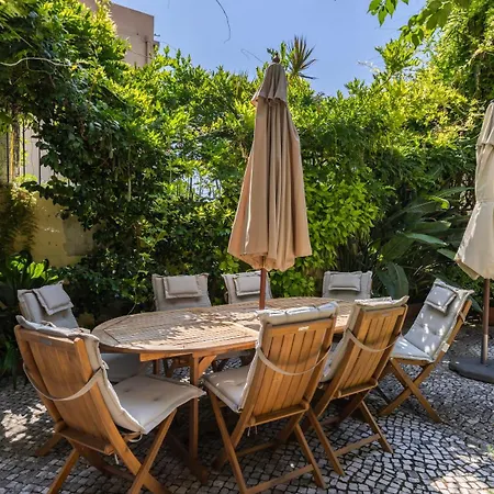 Garden Mansion In Historic Center By Lovelystay ליסבון