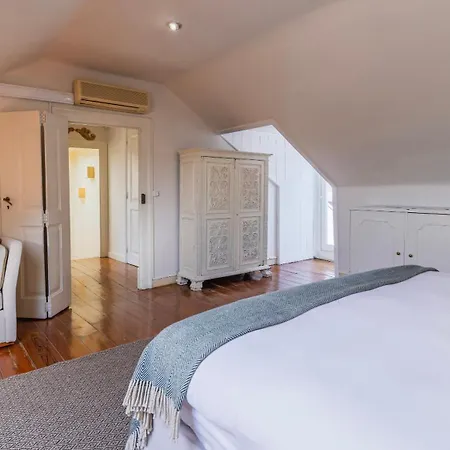 בית נופש Garden Mansion In Historic Center By Lovelystay