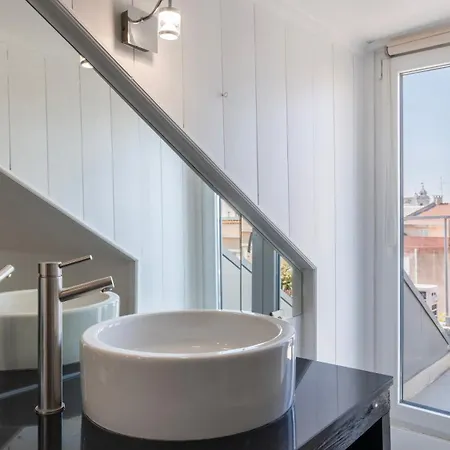 בית נופש Garden Mansion In Historic Center By Lovelystay *