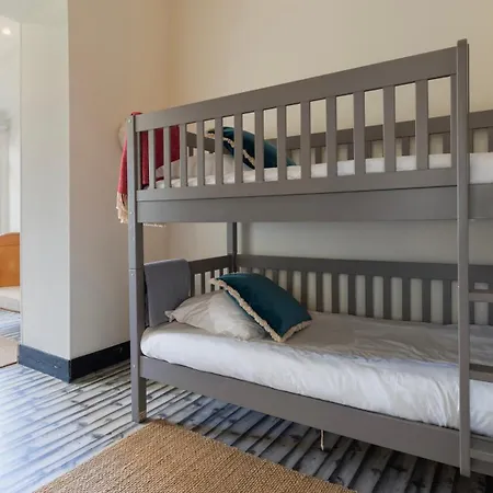 בית נופש Garden Mansion In Historic Center By Lovelystay
