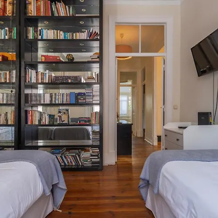 בית נופש Garden Mansion In Historic Center By Lovelystay *