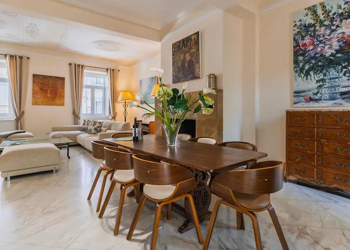 Garden Mansion In Historic Center By Lovelystay Lissabon