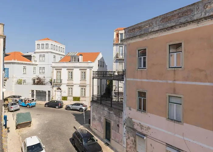 Garden Mansion In Historic Center By Lovelystay Ferienhaus