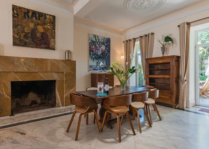 Ferienhaus Garden Mansion In Historic Center By Lovelystay *