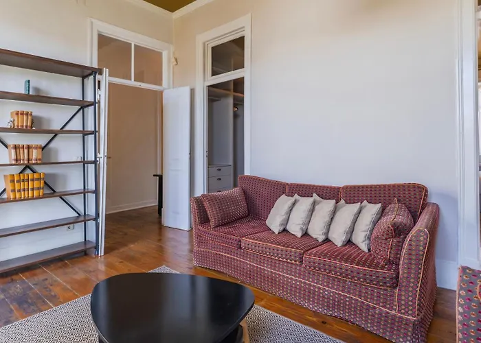 Ferienhaus Garden Mansion In Historic Center By Lovelystay Lissabon