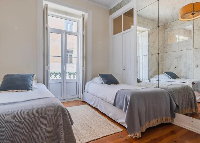 Garden Mansion In Historic Center By Lovelystay Lissabon