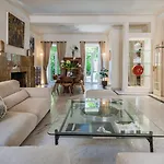 Garden Mansion In Historic Center By Lovelystay Prázdninový dům Lisboa